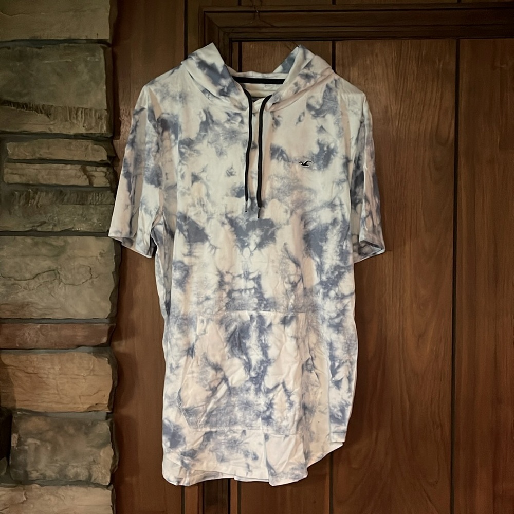 Hollister hooded tee